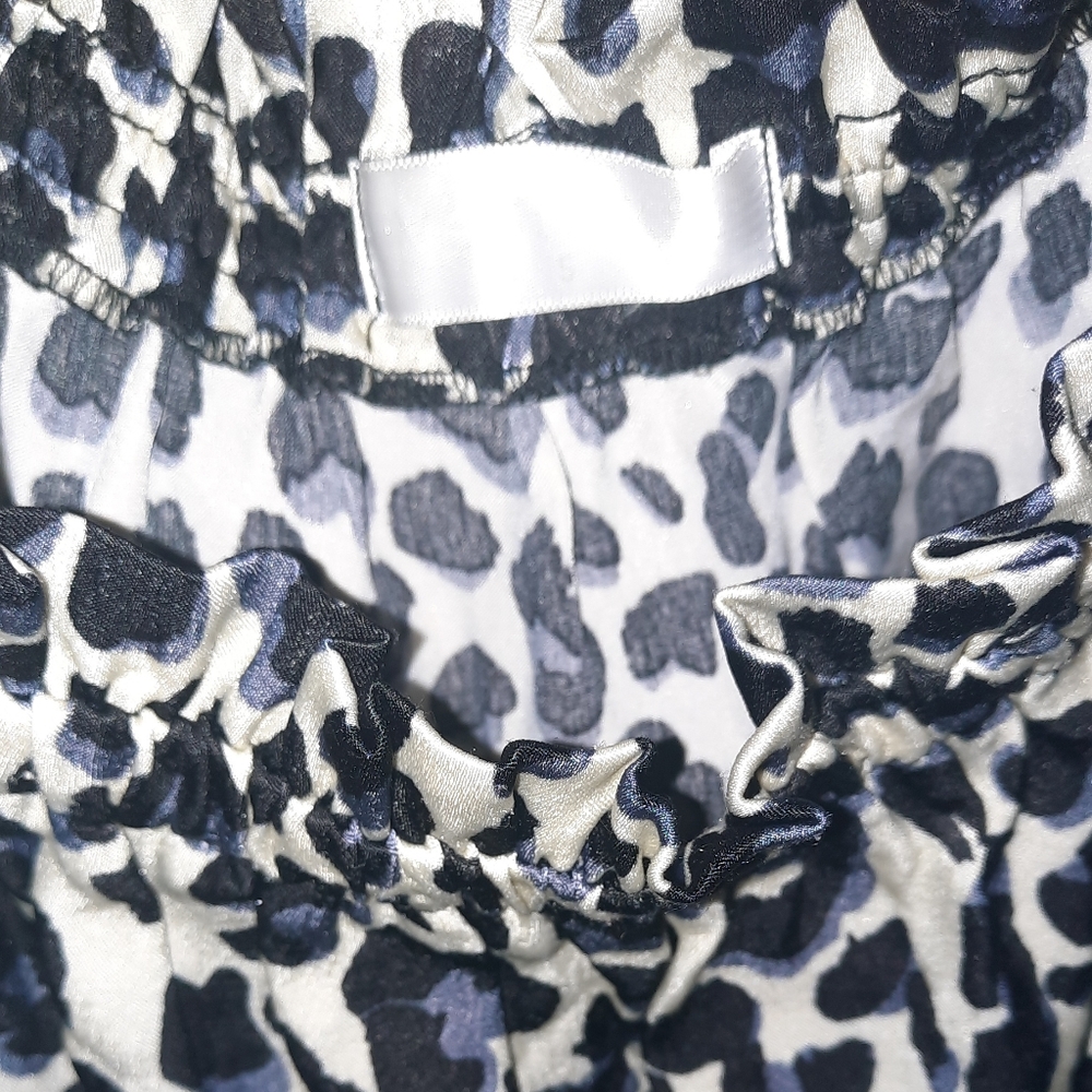 🐆Preloved Leopard Print Off-Shoulder Blouse - Picture 3 of 3